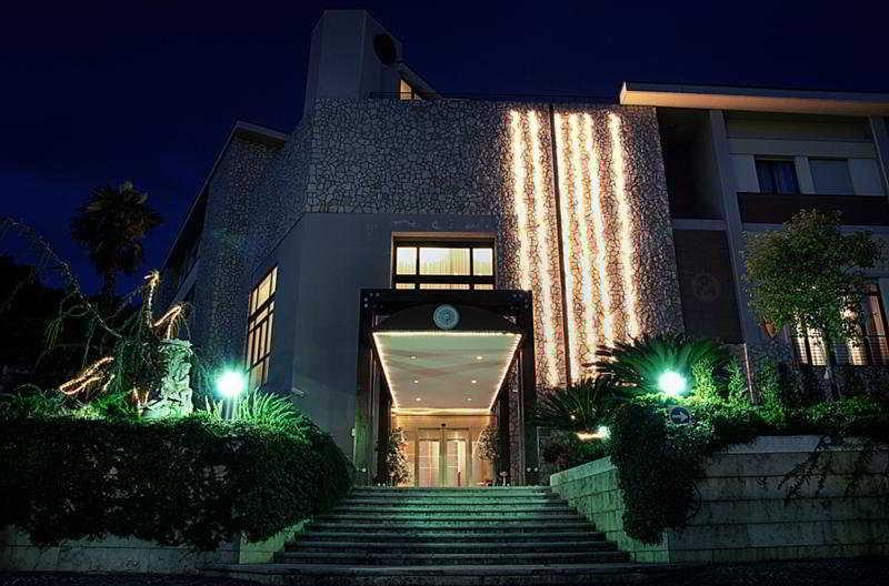 Solofra Palace Hotel&Resort Exterior foto